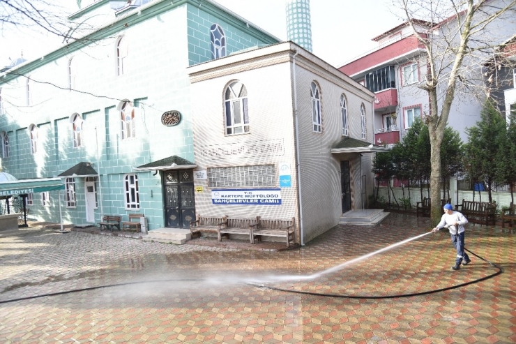 Kartepe’de İbadethaneler Temizleniyor