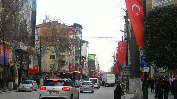 Malatya Caddeleri Türk Bayraklarıyla Donatıldı