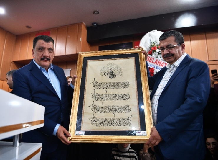 Hayati İnanç Sevgisi Malatya’da Salona Sığmadı