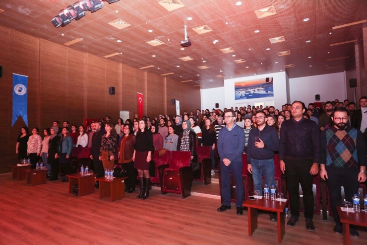 ’Mehmet Akif Ersoy’un Fikir Dünyası’