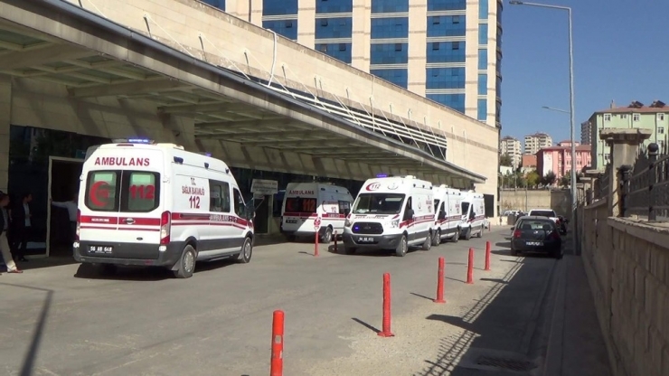 Siirt’te Silahlı Saldırıya Uğrayan Amca Ve Yeğeni Ağır Yaralandı