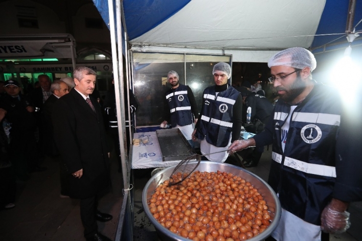 Tahmazoğlu, Regaib Kandil’inde Vatandaşlarla Bir Araya Geldi