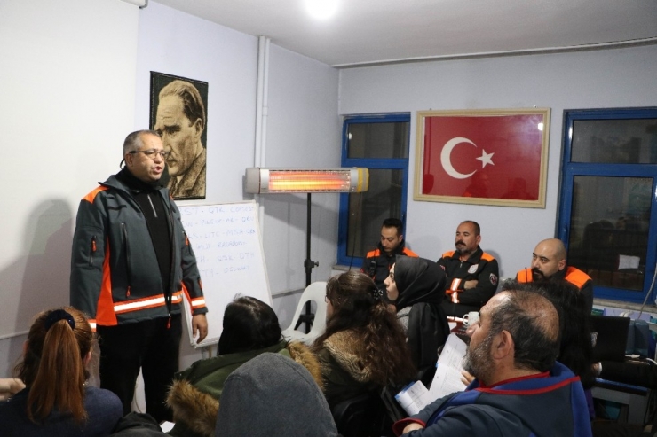 Afad Gönüllülerine ’Gönüllü’ Amatör Telsiz Eğitimi