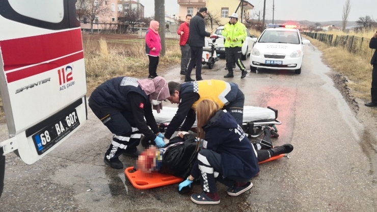 Elektrikli Mopedden Düşen Yaşlı Adam Ağır Yaralandı
