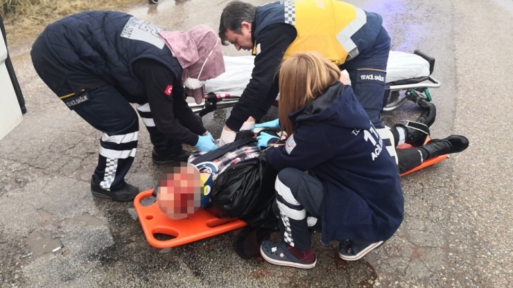 Elektrikli Mopedden Düşen Yaşlı Adam Ağır Yaralandı