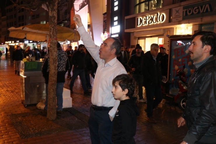 Bolu’da Vatandaşlar İdlib Şehitleri İçin Yürüyüş Düzenledi