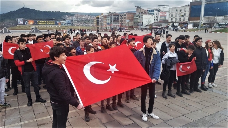 Öğrenciler Mehmetçik İçin Tek Yürek Oldu