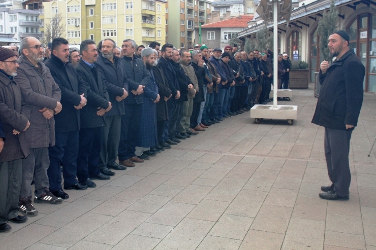 Kırıkkale’de İdlib Şehitleri İçin Gıyabi Cenaze Namazı Kılındı