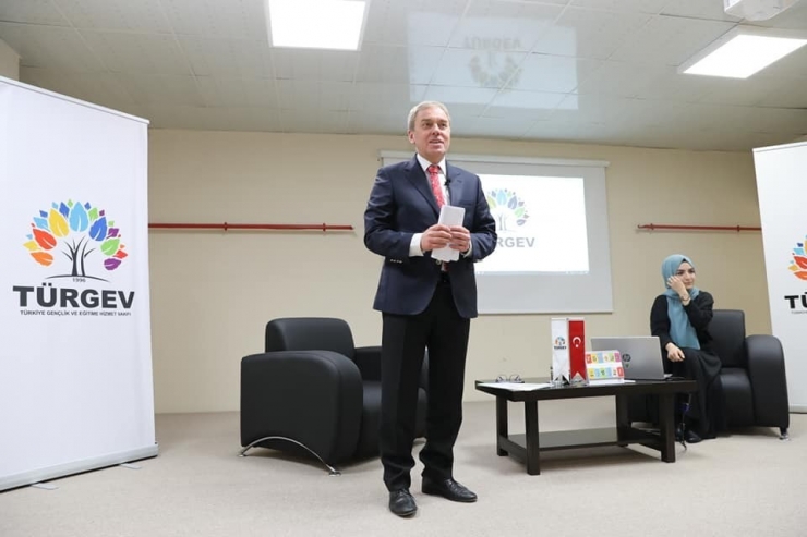 Türgev’de Konferans