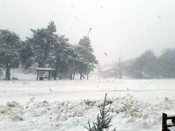 Manisa Spil Dağı’nda Yoğun Kar Yağışı Etkili Oluyor