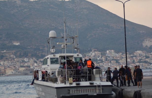 Göçmenleri Fırtına Da Durduramıyor