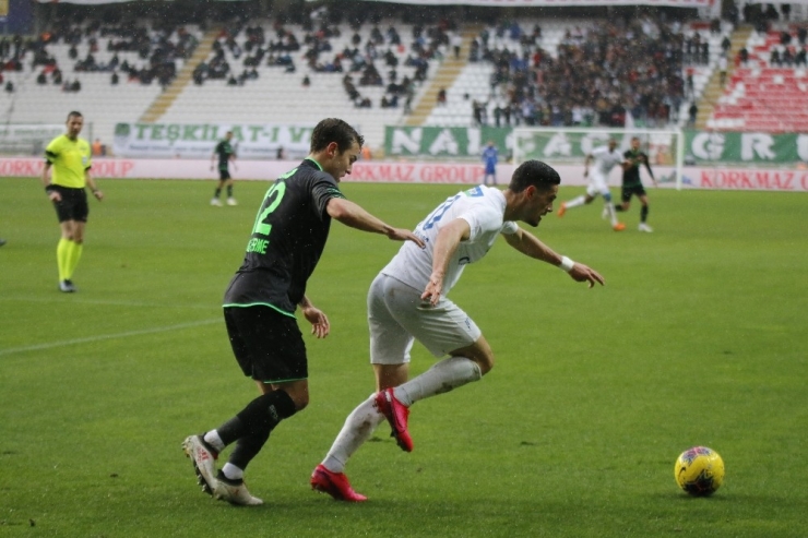 Süper Lig: Konyaspor: 0 - Kasımpaşa: 0 (İlk Yarı)