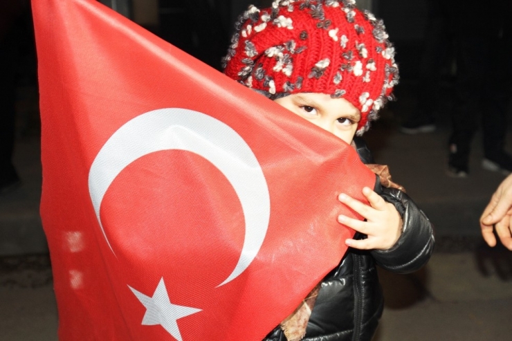 Uzman Jandarma Annesi: “İdlib’te Görevli Oğlum 5 Dakika Arayla Kurtuldu”