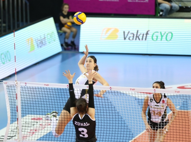 Vakıfbank, Beşiktaş’a Set Vermedi