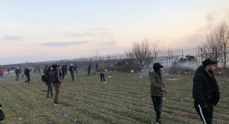 Yunanistan’dan Göçmenlere Gaz Ve Ses Bombasıyla Müdahale