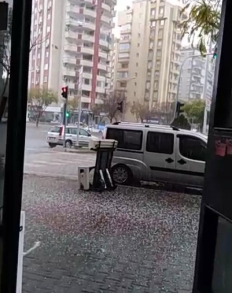 Adana’da Fındık Büyüklüğünde Dolu Yağdı