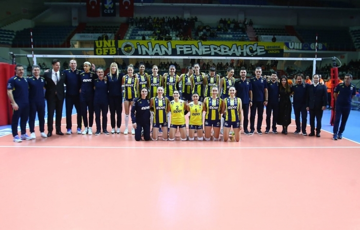 Eczacıbaşı Vitra Ve Fenerbahçe Opet’in Maçları Ertelendi