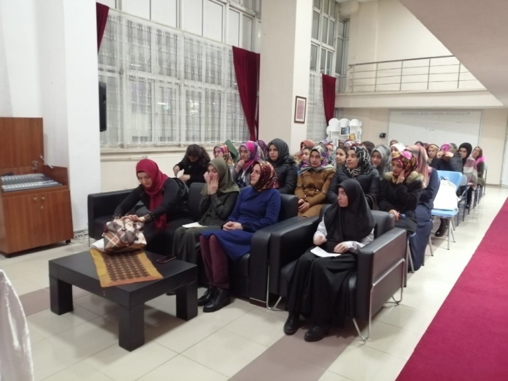 Öğrenci Yurtlarında Şehitler İçin Mevlit Okundu