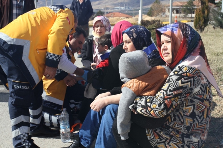 Kırıkkale’de Otomobil İle Pikap Çarpıştı: 1’i Çocuk, 3 Yaralı