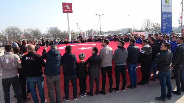 Yüzlerce Otomobil Şehitler İçin Konvoy Yaptı