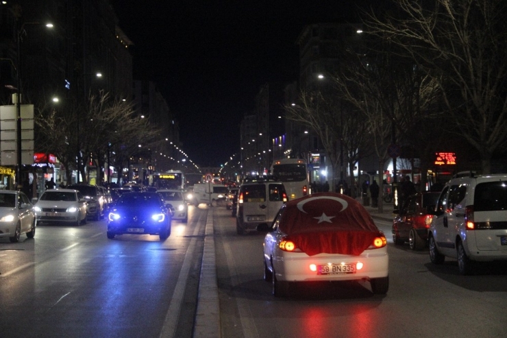 Sivas’tan Mehmetçiğe “Yanınızdayız” Mesajı