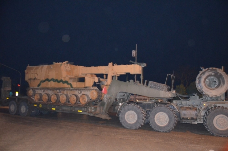 Sınır Birliklerine Tank Ve Obüs Sevkiyatı