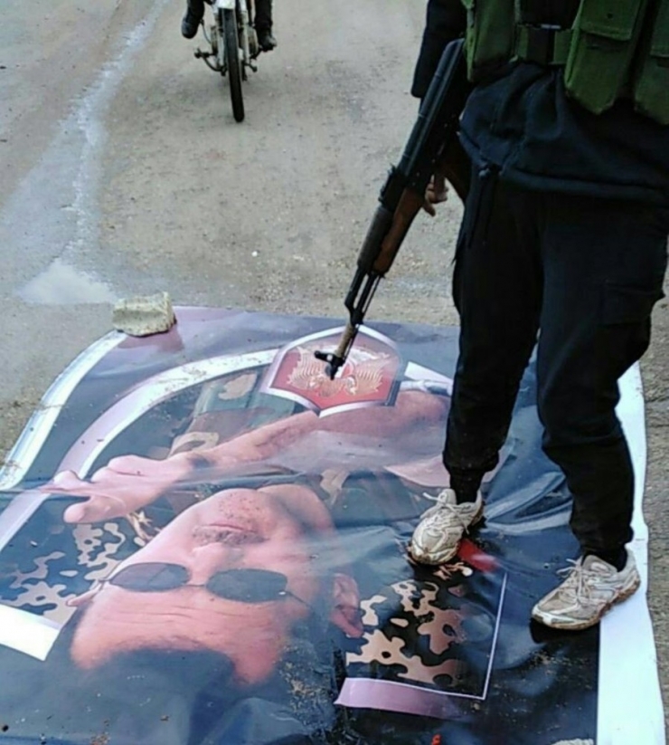 Suriye’de Muhalifler 2 Rejim Askerini Esir Aldı