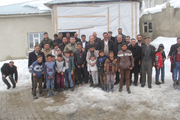 Depremden Etkilenen Mahallelere ‘Geçmiş Olsun’ Ziyareti