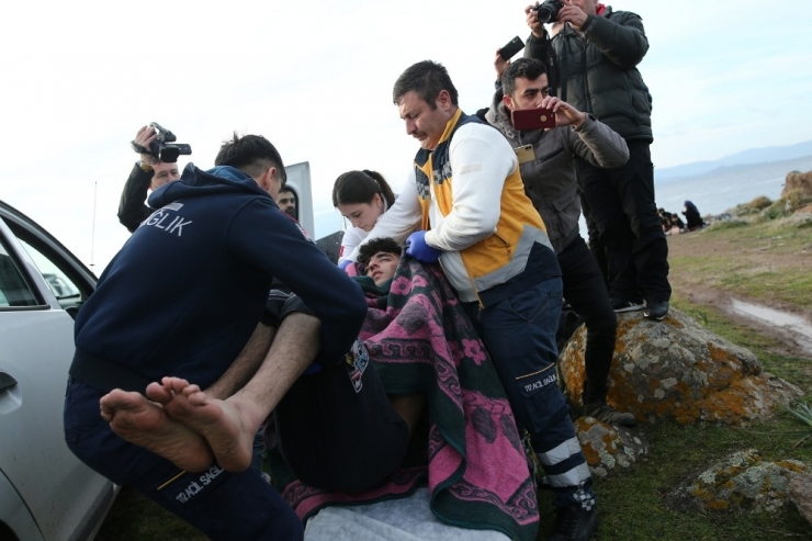 Yüzerek Kıyıya Çıkan Göçmen Hipotermi Geçirdi