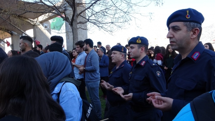 Şehitler İçin Bayrak Yürüyüşü