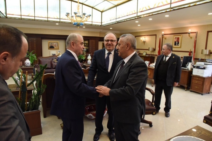 Afyonkarahisar Protokolünden İsmet Güral’a Ziyaret