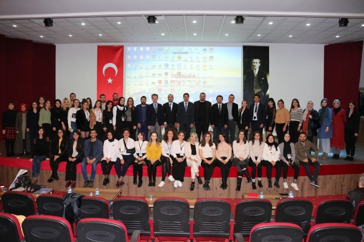 Aü’de Üstün Yetenekli Çocuklar Konuşuldu