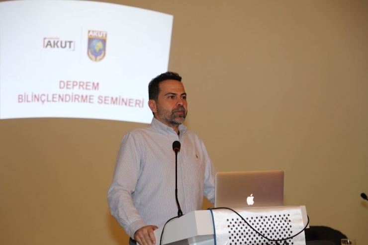 Nasuh Mahruki’den Turgutlu’da Afetlere Hazırlık Konferansı