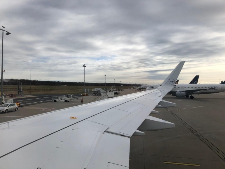 Almanya’da Eyalet Başbakanının Da Bulunduğu Uçağa Drone Engeli