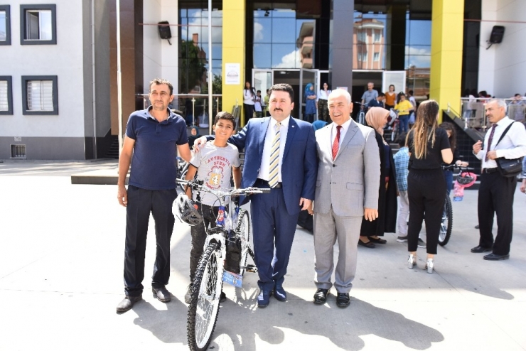 Altıeylül’den Eğitim İçin Anlamlı Projeler