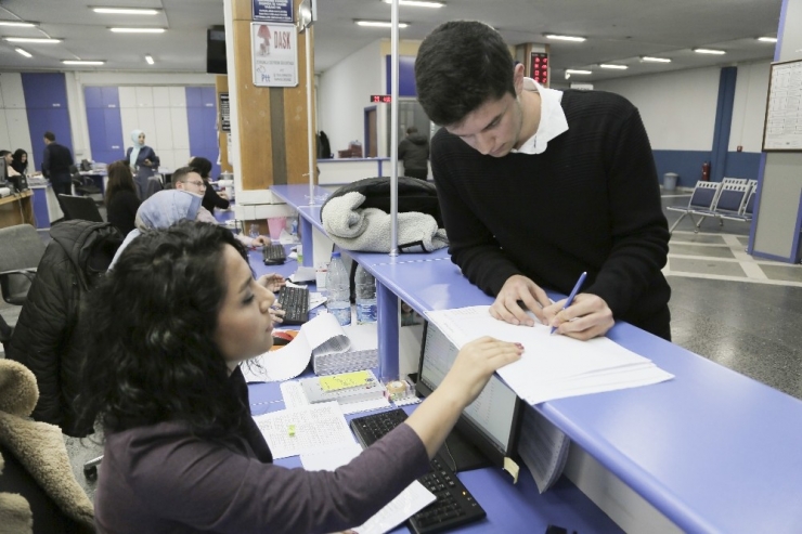 Üniversite Öğrencilerinden Su İndirimine Yoğun İlgi