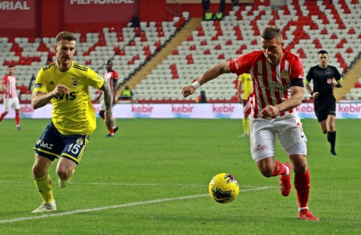 Antalyaspor’da Podolski Rüzgarı!