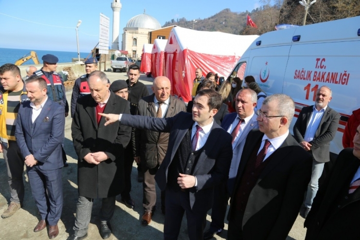 Vali Doruk Sarp Sınır Kapısı’nda Koronavirüs Tedbirlerini İnceledi