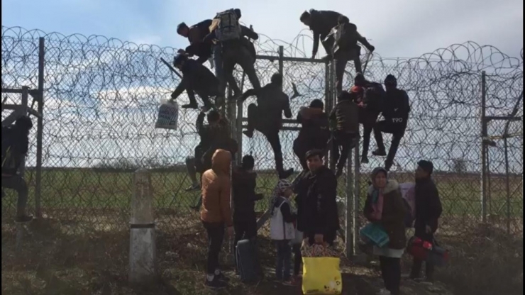 Mültecilerin Yunanistan’a Geçişleri Devam Ediyor