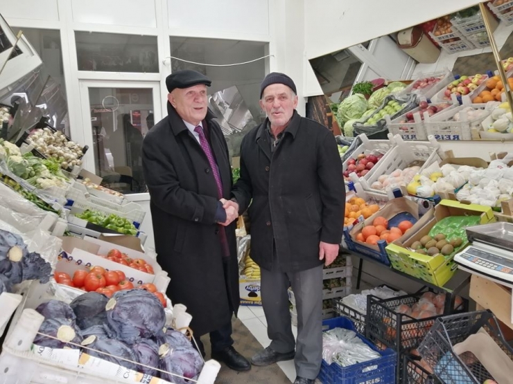 Başkan Pekmezci Vatandaşların Sorunlarını Bire Bir Dinliyor