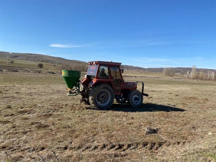 Bilecik’te Bin Dekarlık Bölümünde Gübreleme Yapıldı