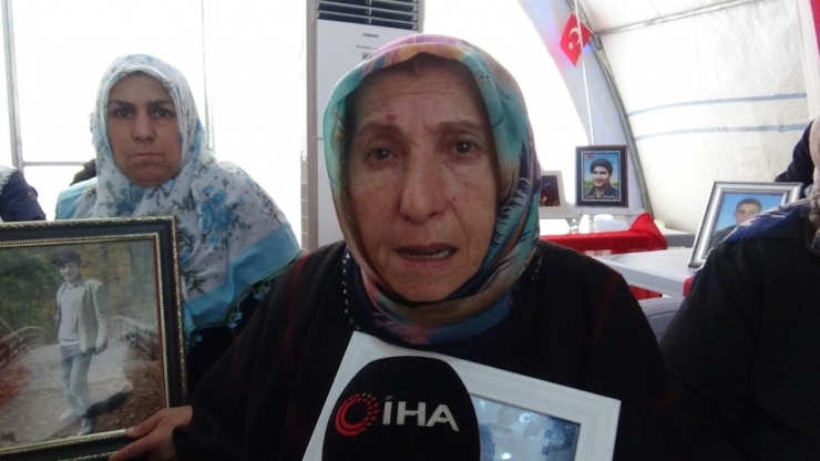 Hdp Önündeki Ailelerin Evlat Nöbeti 182’nci Gününde