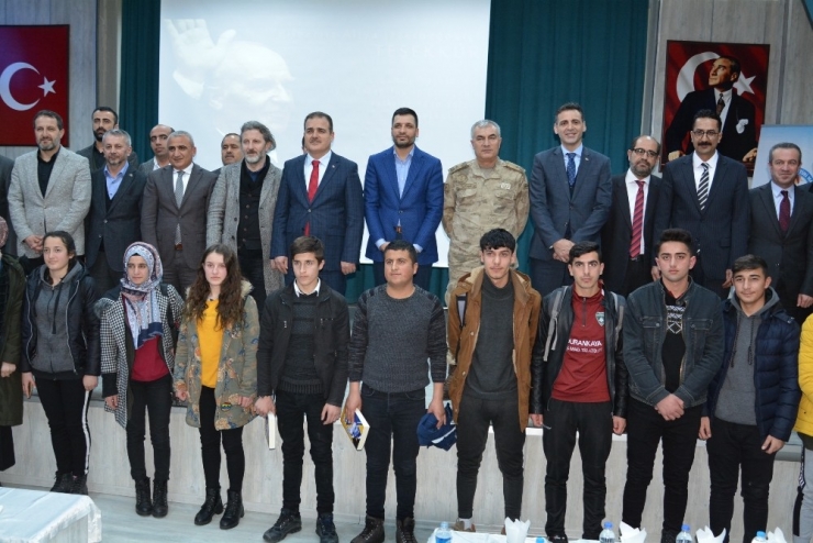 Hakkari Valisi Akbıyık’tan “Biz Neden Suriye’deyiz” Sorusuna Cevap