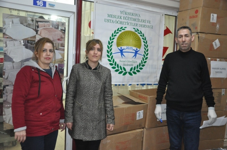 İstanbul’dan Yüksekova’ya Kumaş Desteği