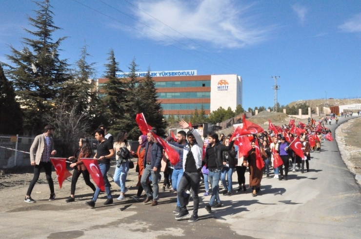 Sungurlu’da Öğrenciler Şehitler İçin Yürüdü