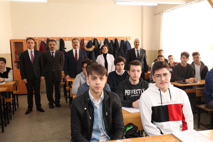 Başkan Büyükgöz Mezun Olduğu Okulda Öğrencilerle Buluştu