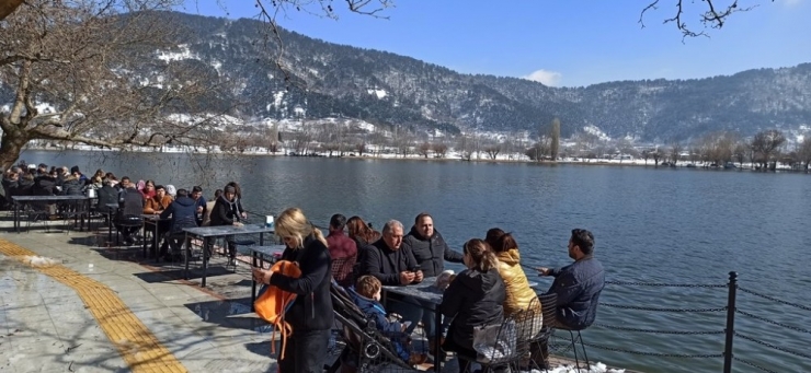 İzmirliler Kara Doydu