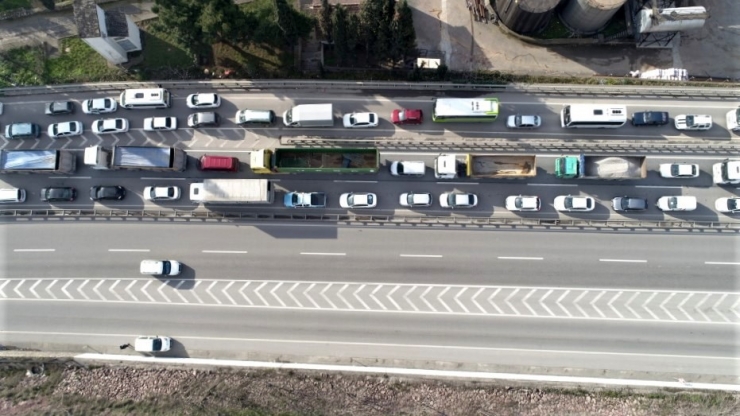 D -100’de Zincirleme Trafik Kazası: 9 Yaralı