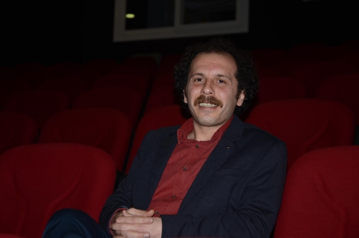 Kuşadası Belediye Tiyatrosu’nda Görev Değişikliği