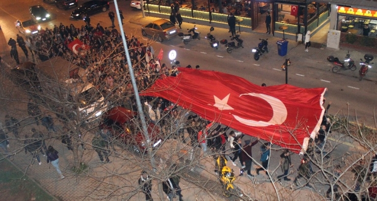 Muğla’da Üniversite Öğrencileri İdlib Şehitleri İçin Yürüdü